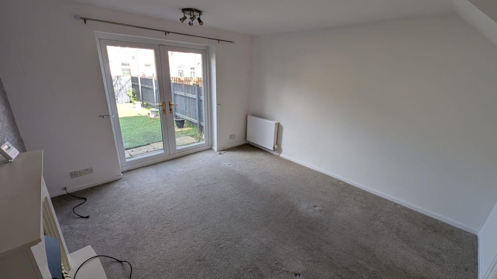 Property photo 3 of 10 Lounge 2.Jpeg