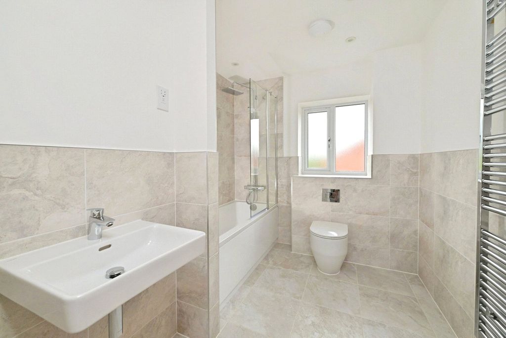 Property photo 2 of 6 Bathroom