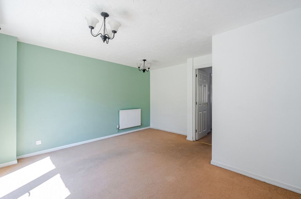 Property photo 3 of 10 1492683-21-6A4E54...