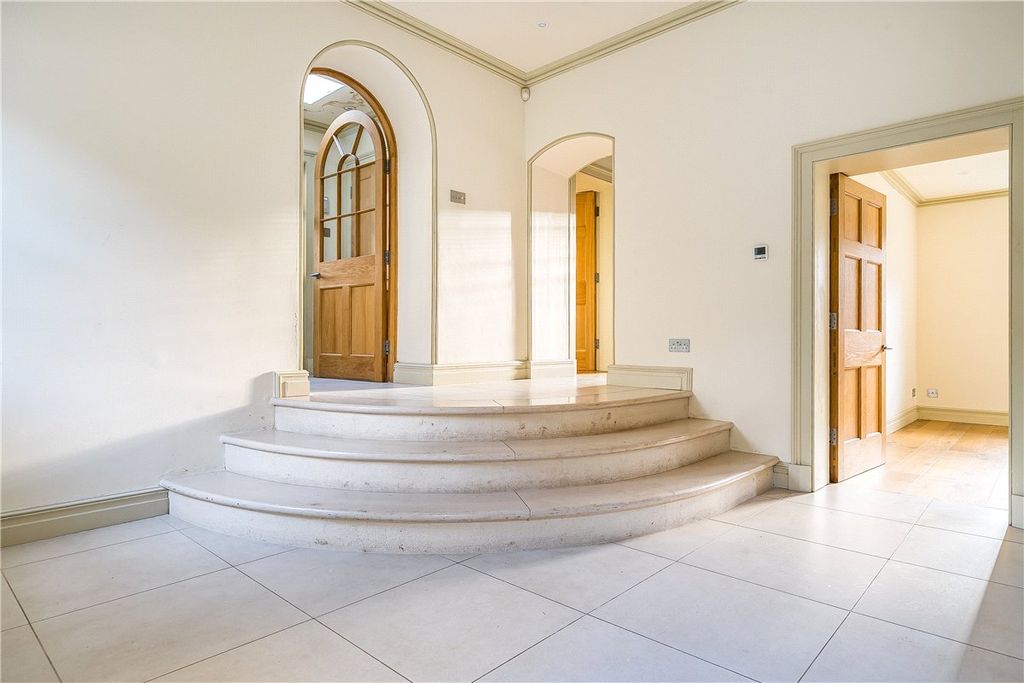 Property photo 2 of 16 Picture No. 25