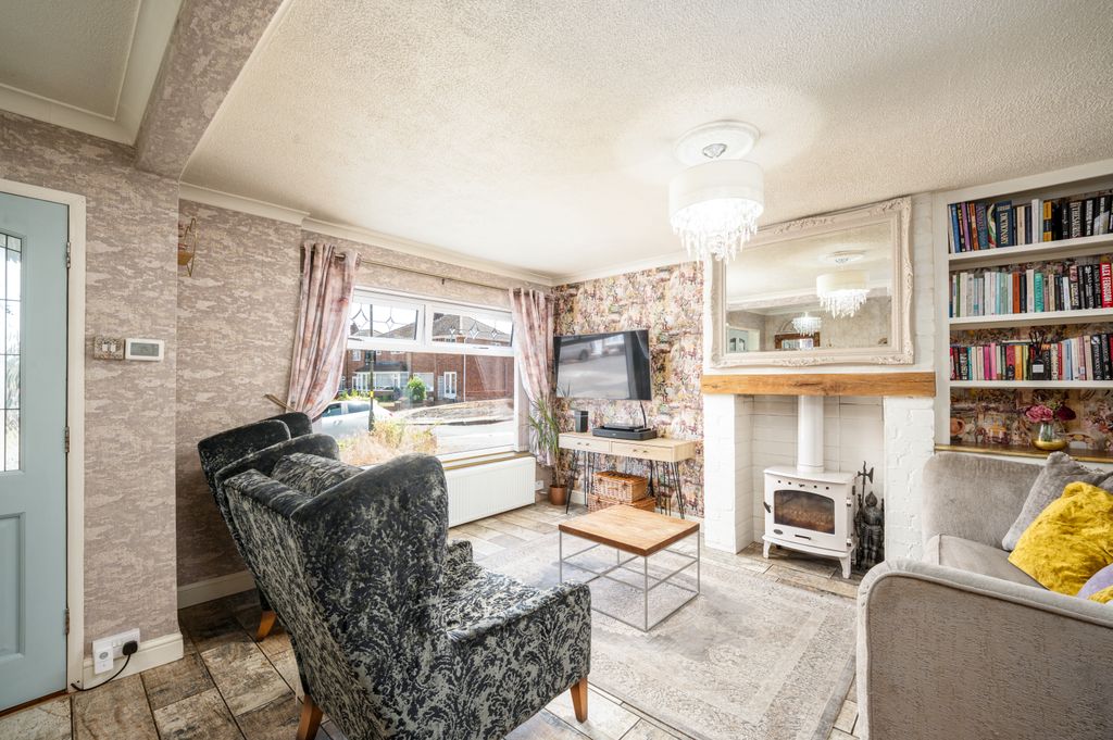 Property photo 3 of 21 05