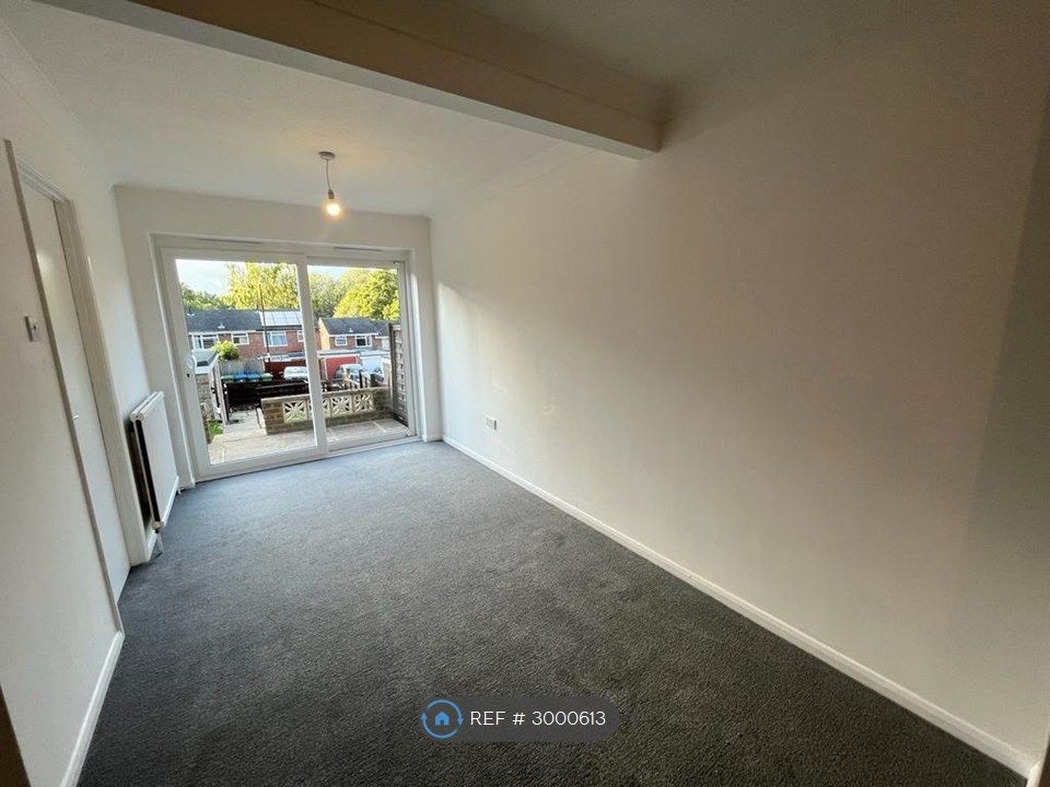 Property photo 3 of 14 Dining Area
