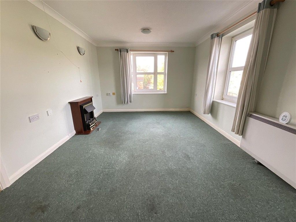 Property photo 2 of 7 New Lounge Shot 1