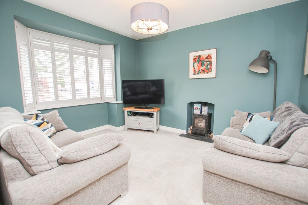 Property photo 3 of 22 5374564