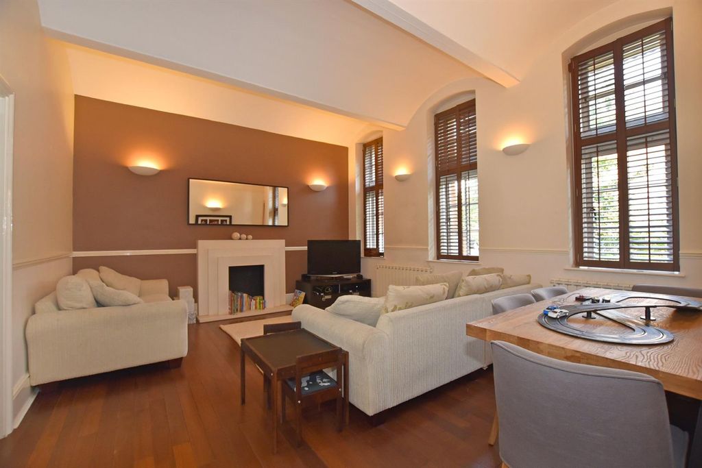 Property photo 2 of 9