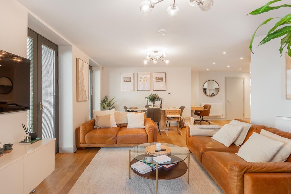 Property photo 1 of 27 0F1Hre - Reception B.Jpg