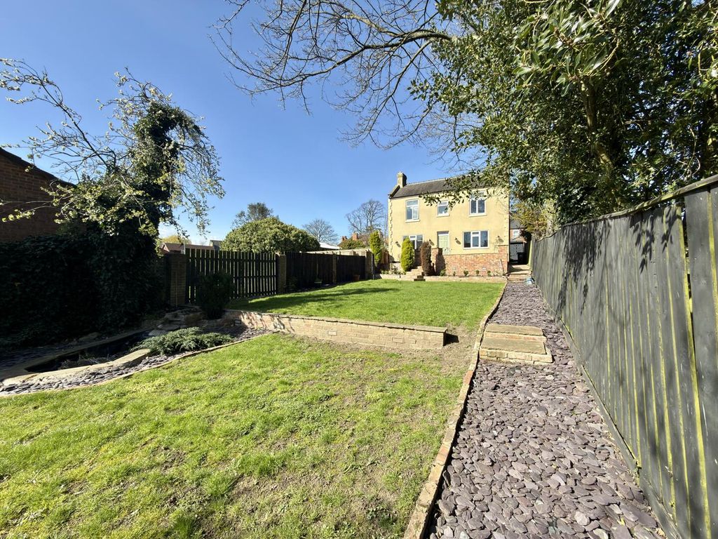 Property photo 1 of 18 Rear Garden
