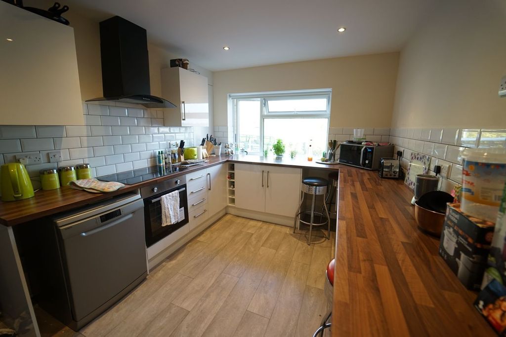 Property photo 2 of 8 Picture No. 06