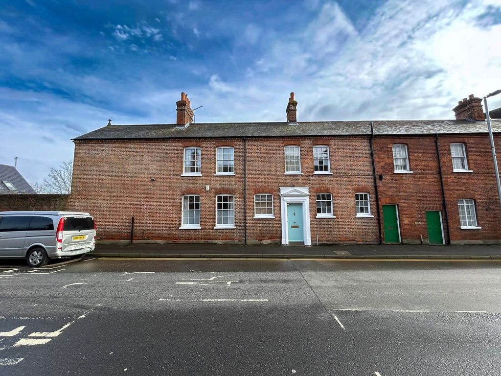 Property photo 2 of 19
