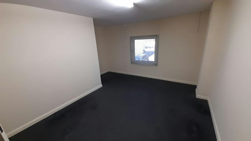 Property photo 3 of 4 Unit 7 Office.Jpg