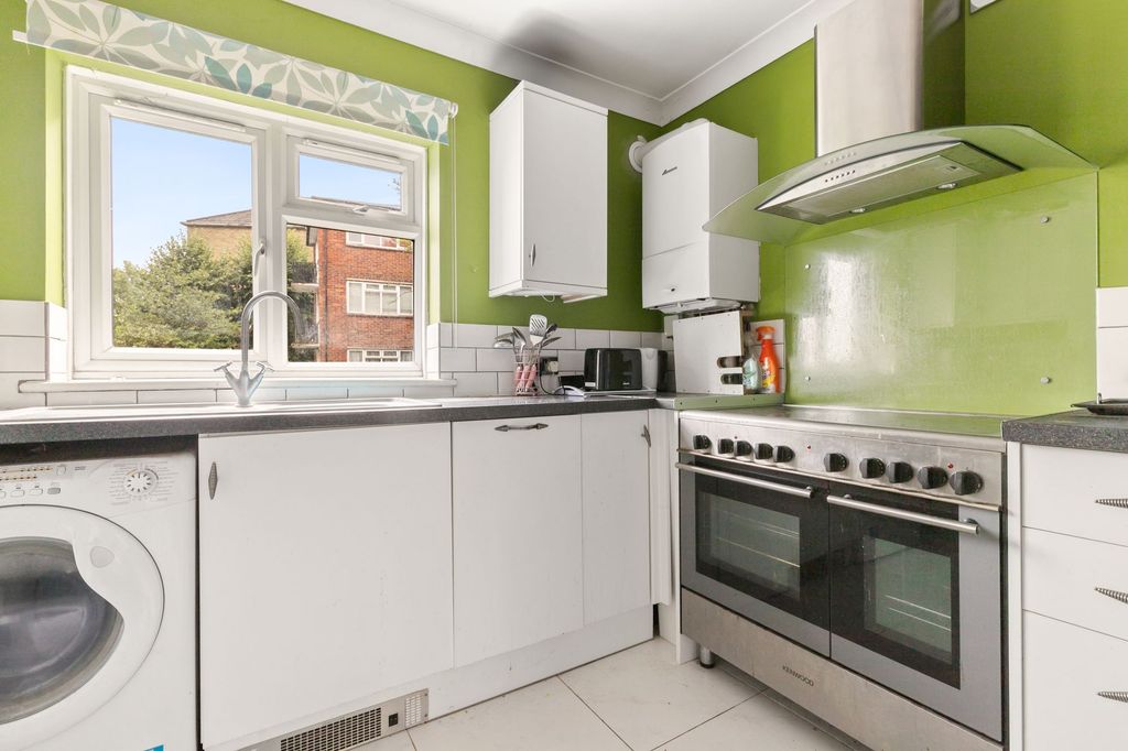 Property photo 2 of 9