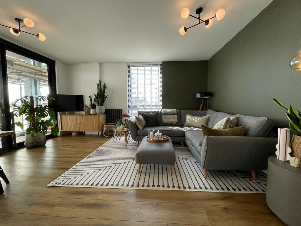 Property photo 3 of 10 Photo-2025-09-30-09-51-19 (5)