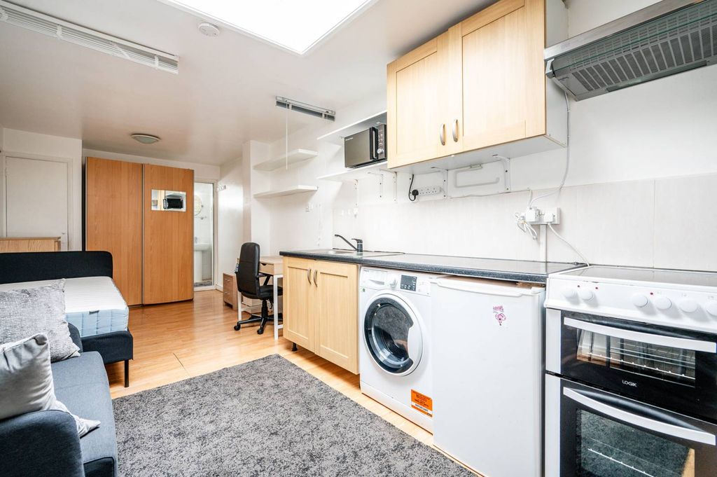 Property photo 1 of 5
