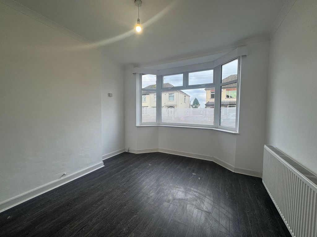 Property photo 3 of 13 Image