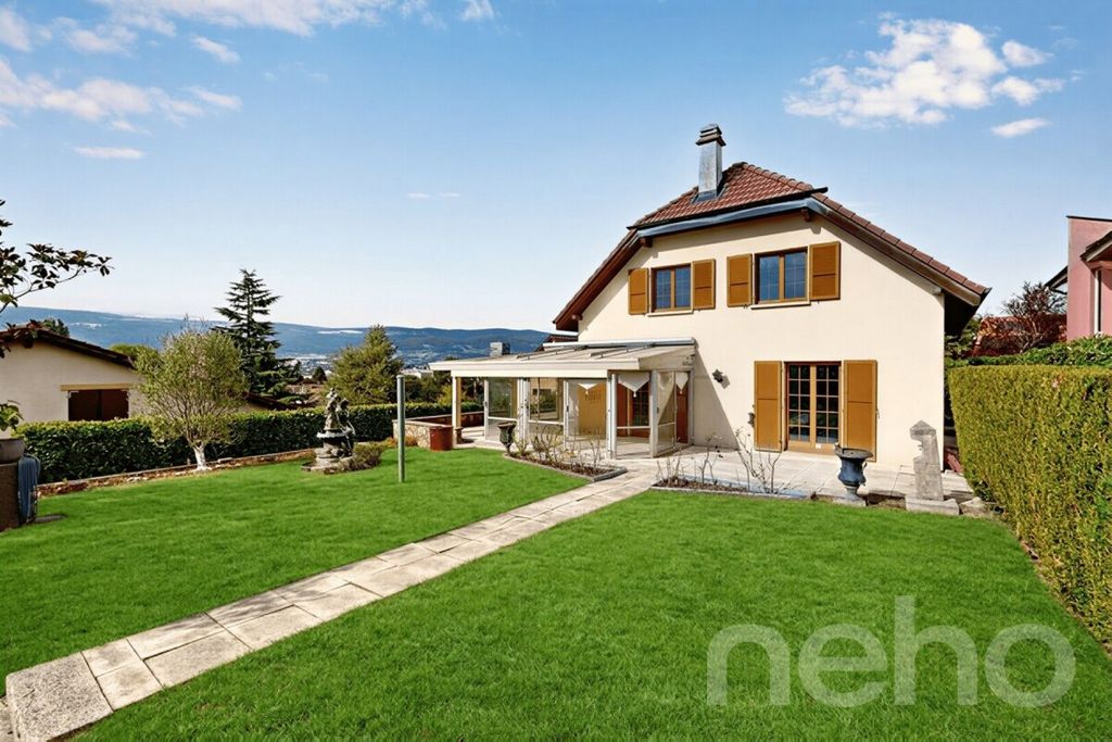 Property photo 1 of 12