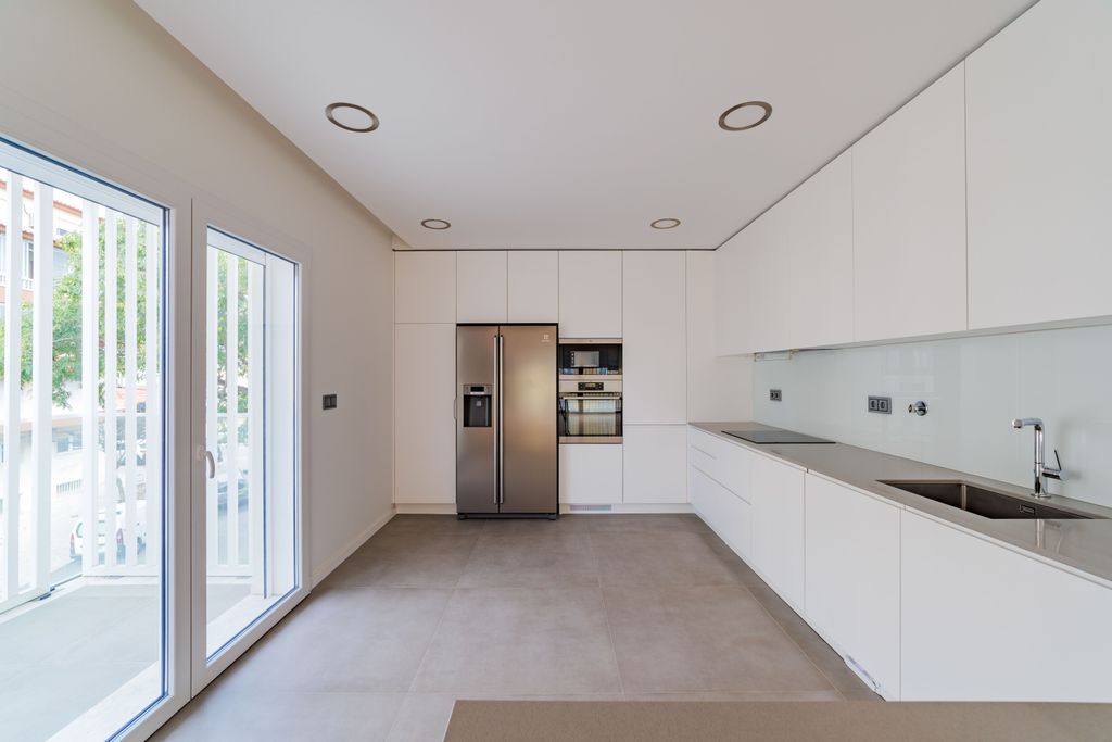 Property photo 2 of 26