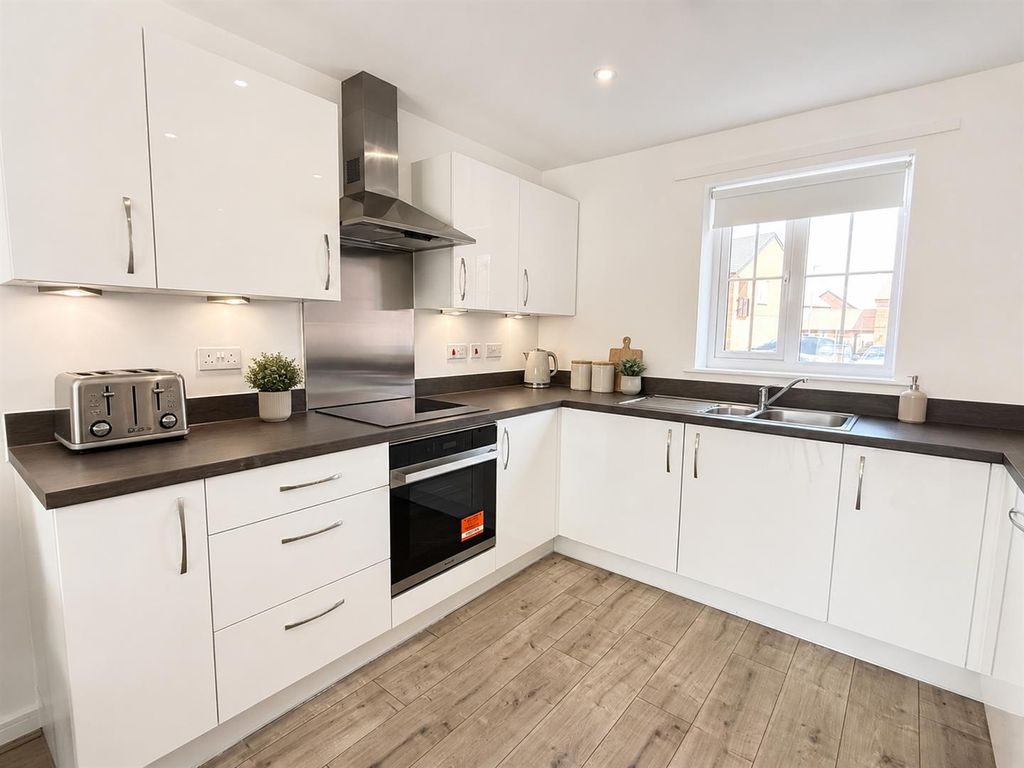 Property photo 2 of 9 Kitchen.Png