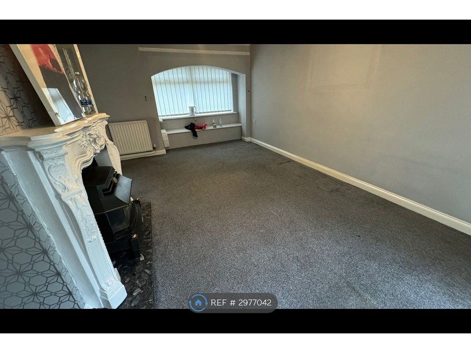 Property photo 2 of 34 Living Room
