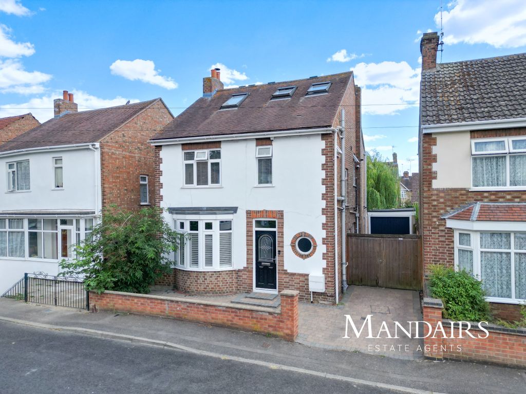 Property photo 1 of 37