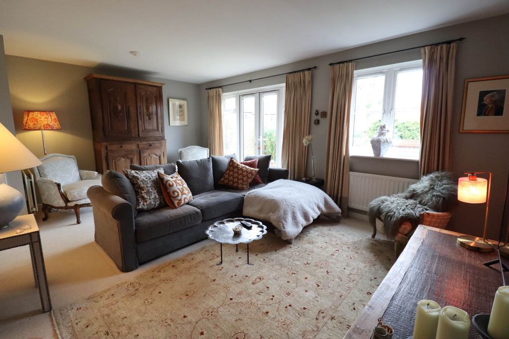 Property photo 2 of 10