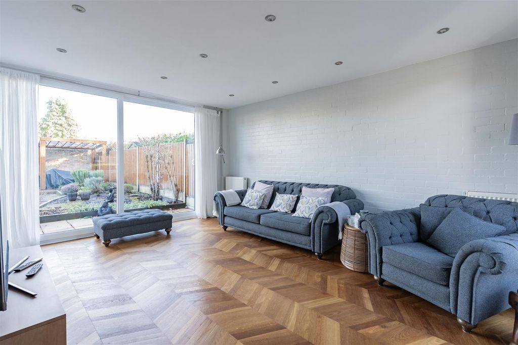 Property photo 2 of 17 Living Room