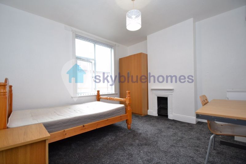 Property photo 3 of 9 Photo 11