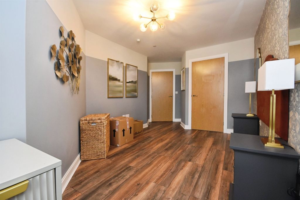 Property photo 2 of 34