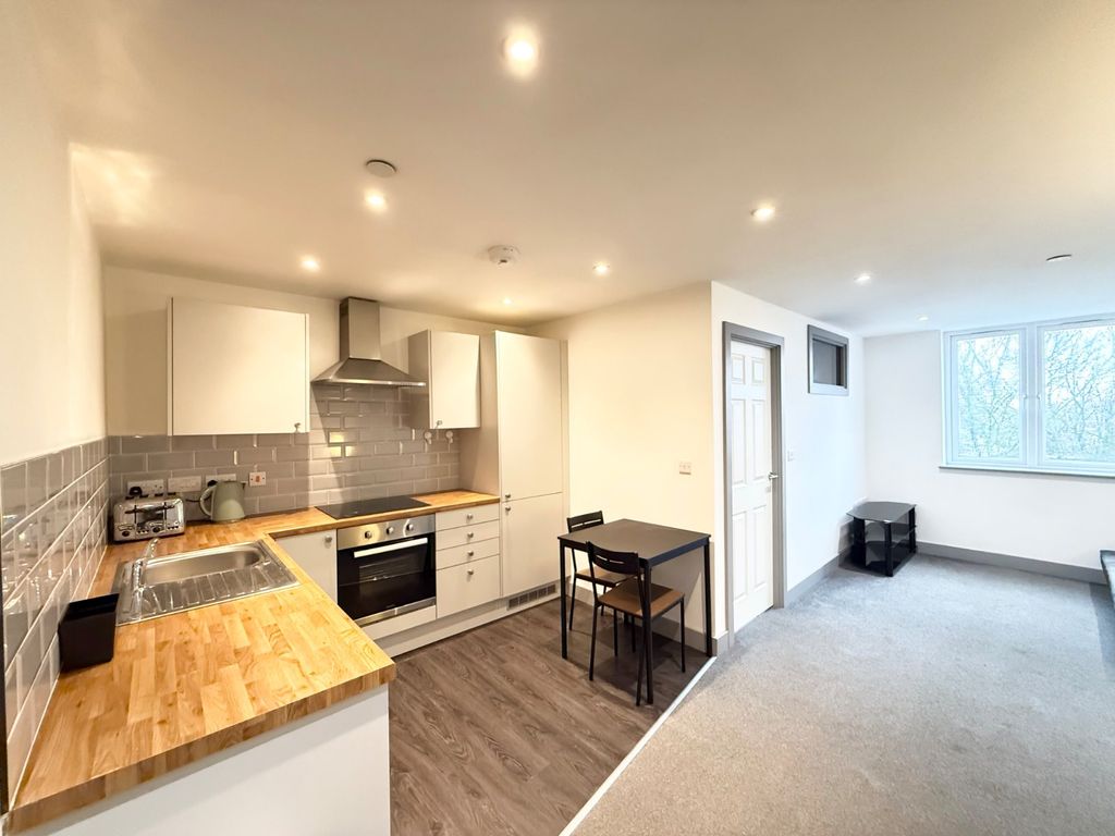 Property photo 2 of 7 Picture No. 14