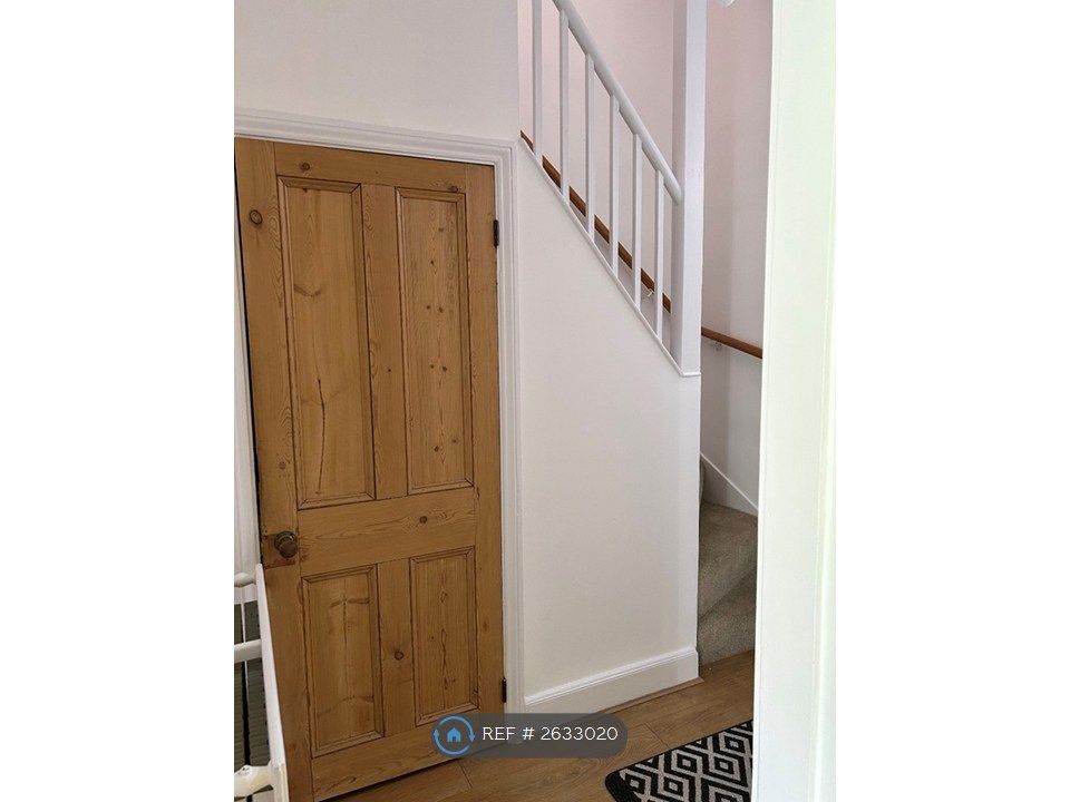 Property photo 3 of 12 Hall
