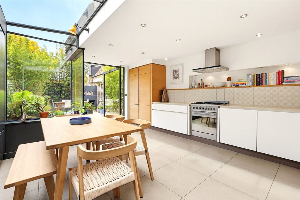 Property photo 1 of 15 Kitchen/Dining