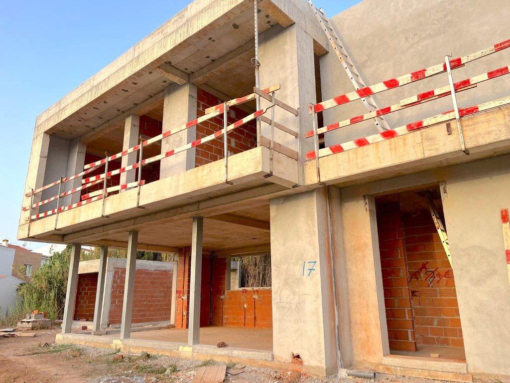 Property photo 1 of 18 Contemporary 4 Bedroom Villa With Pool And Sea Views, 4 Minutes From Areia Branca Beach