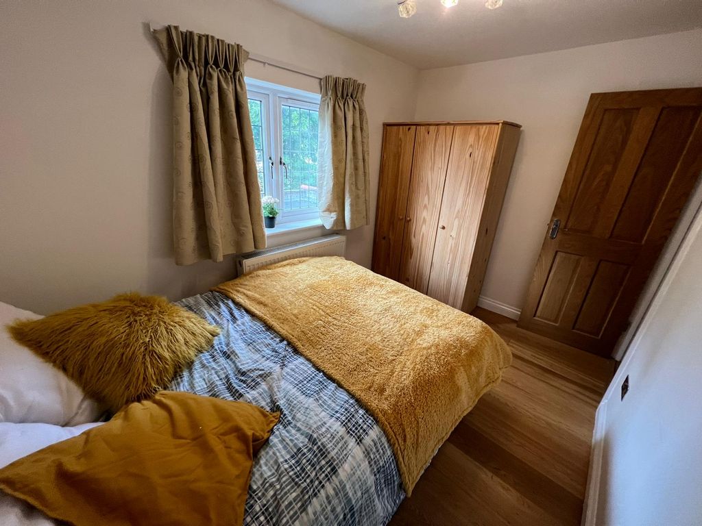 Property photo 2 of 12 Room 5- £600 Available 04/05/2026