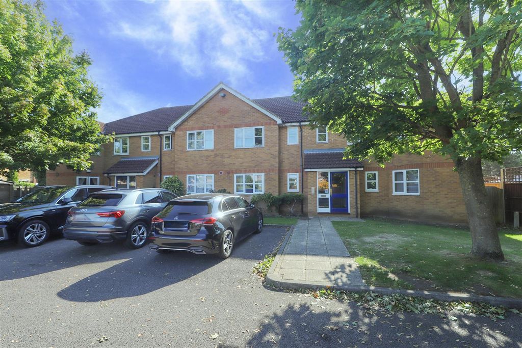 Property photo 2 of 7 Front