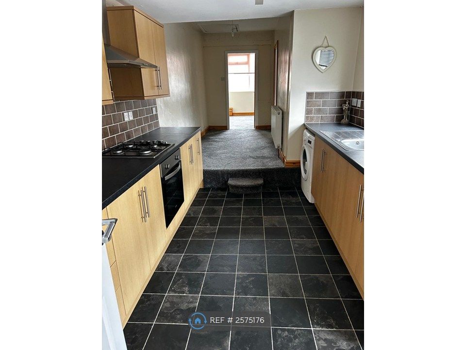 Property photo 1 of 5 Kitchen