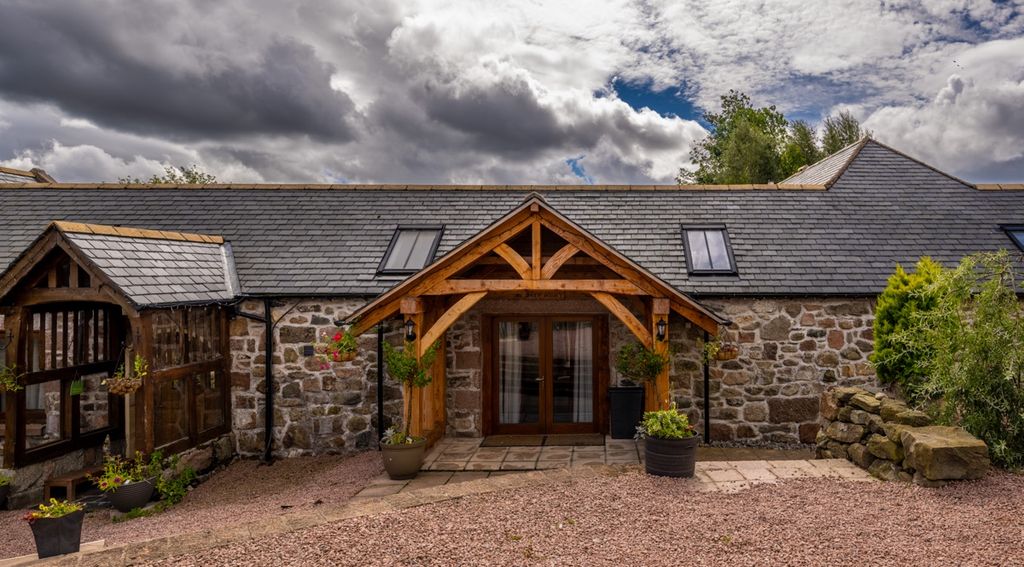 Property photo 3 of 61 Gateside_Steading_317-Hdr