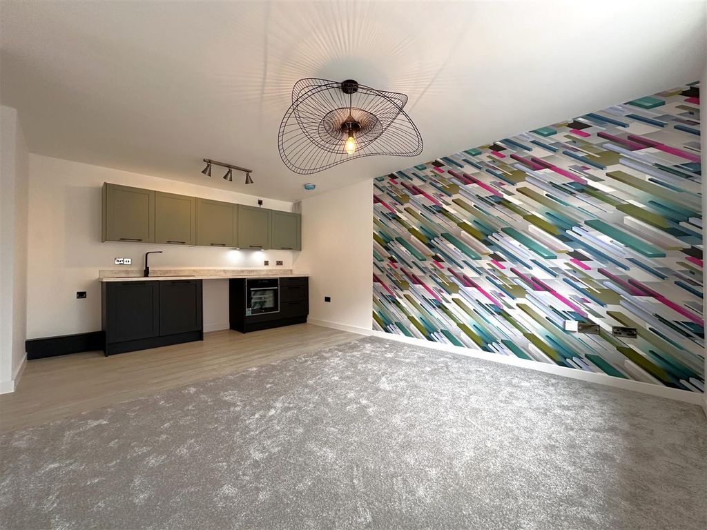 Property photo 2 of 15 Open-Plan Living/ Dining Kitchen 498