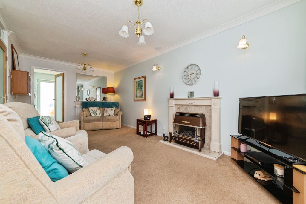Property photo 3 of 14