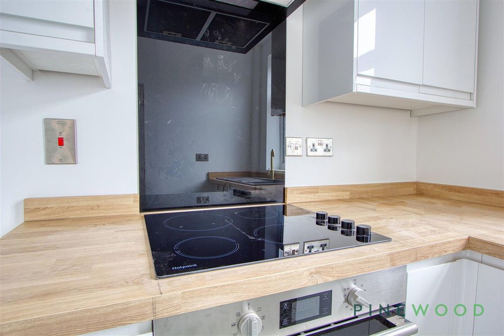 Property photo 3 of 13 Kitchen