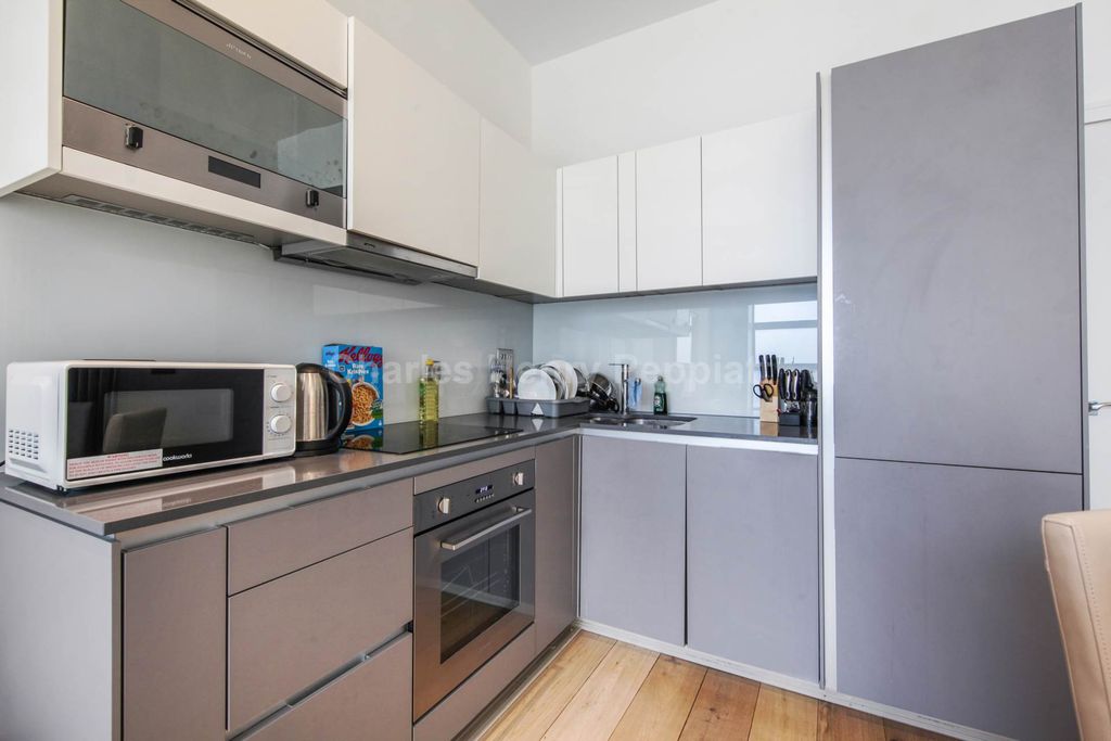 Property photo 3 of 12