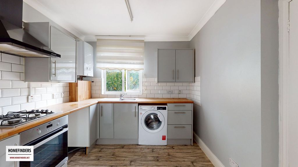 Property photo 3 of 11 Photo 2