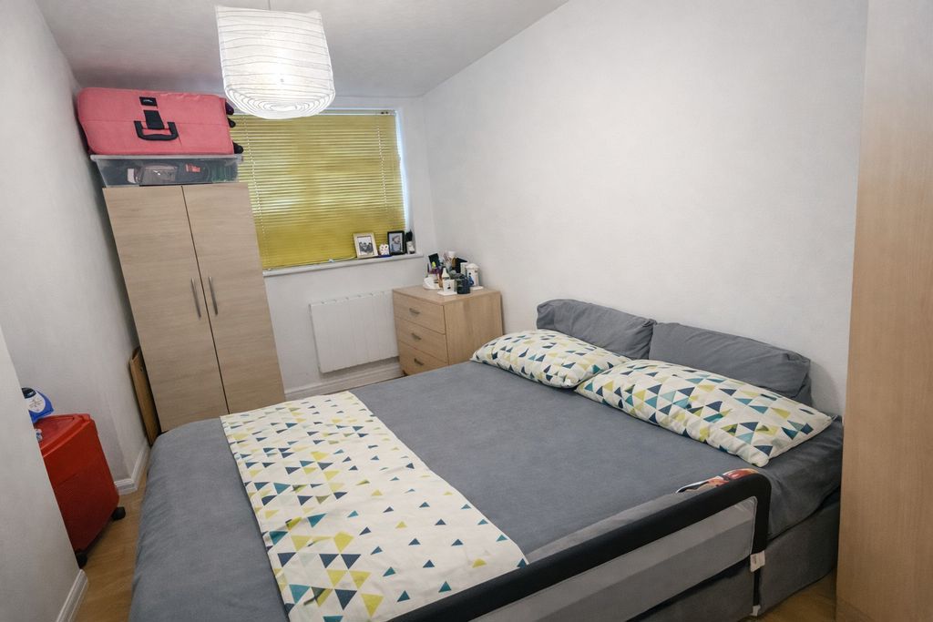 Property photo 1 of 7 Photo 11