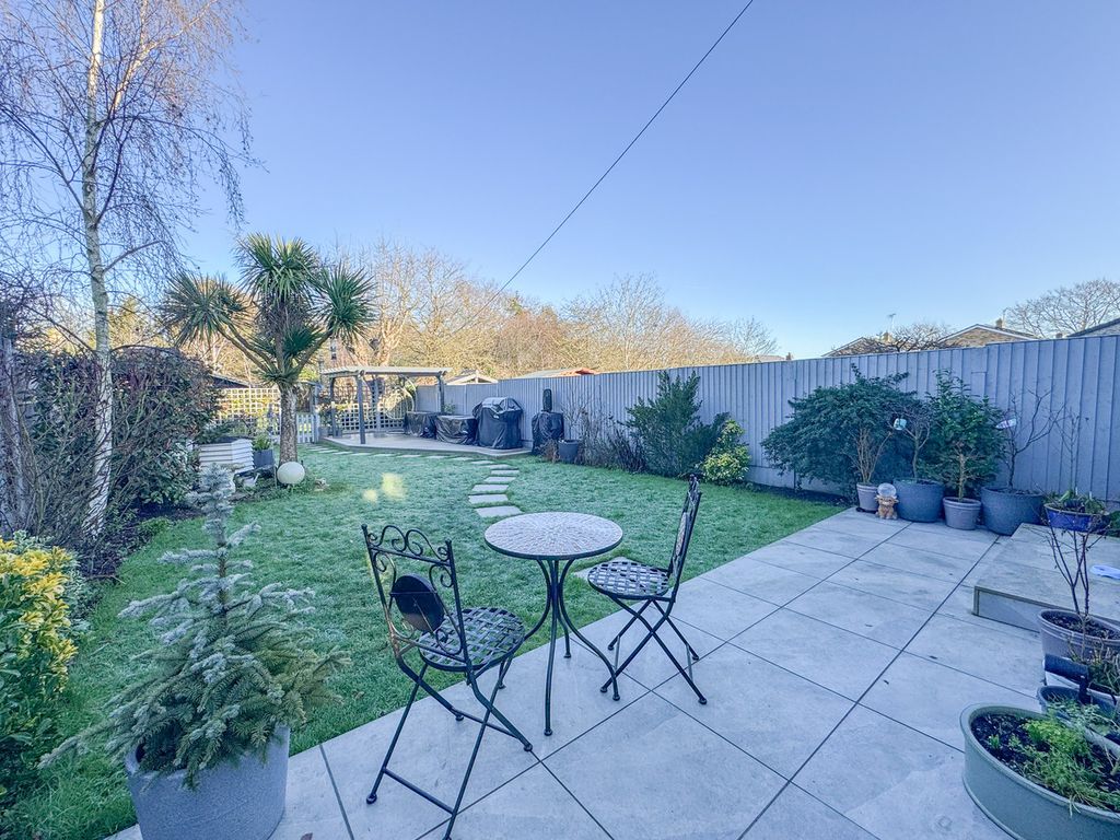 Property photo 2 of 34