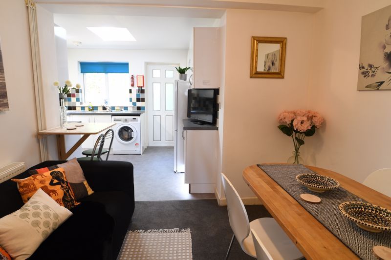 Property photo 1 of 16 Lounge