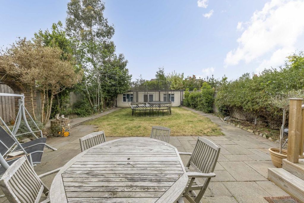 Property photo 3 of 12