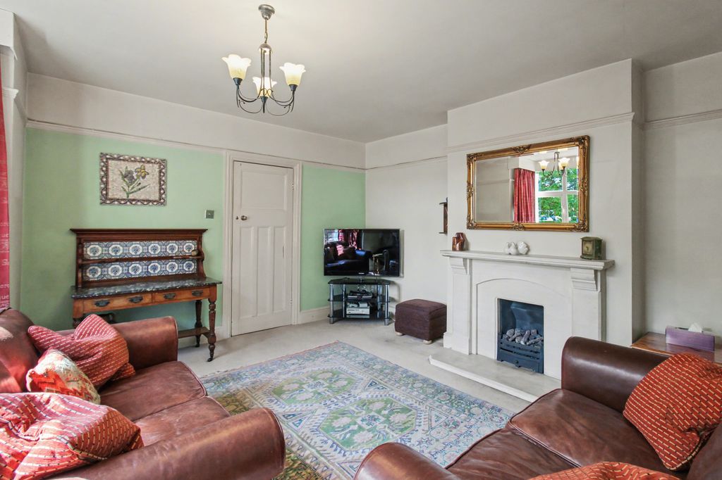 Property photo 2 of 22