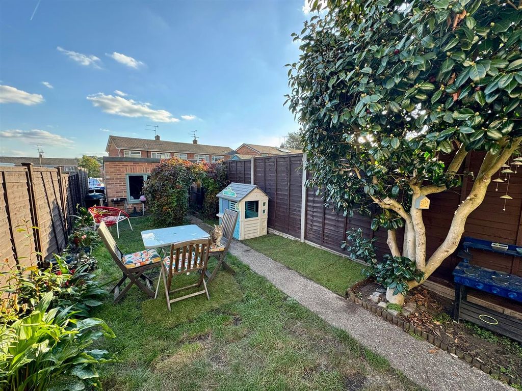 Property photo 2 of 21 Rear Garden