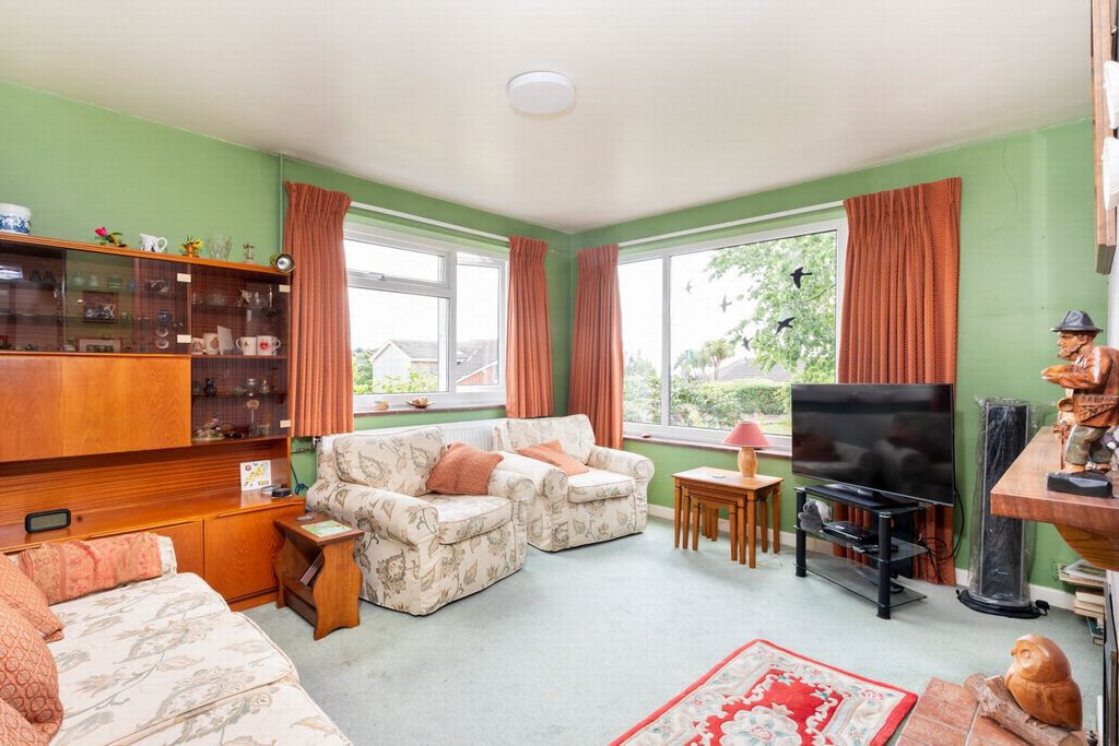 Property photo 3 of 21 Sitting Room