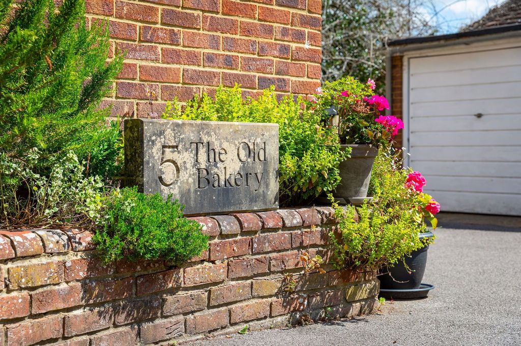 Property photo 2 of 19