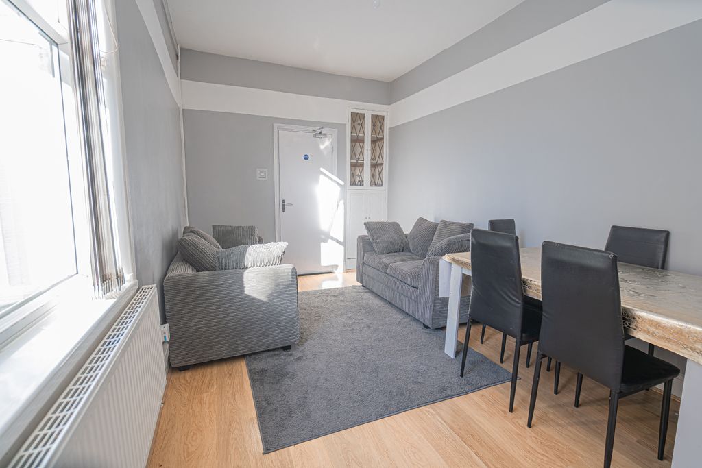 Property photo 3 of 12 20251117-Dsc0717120251117