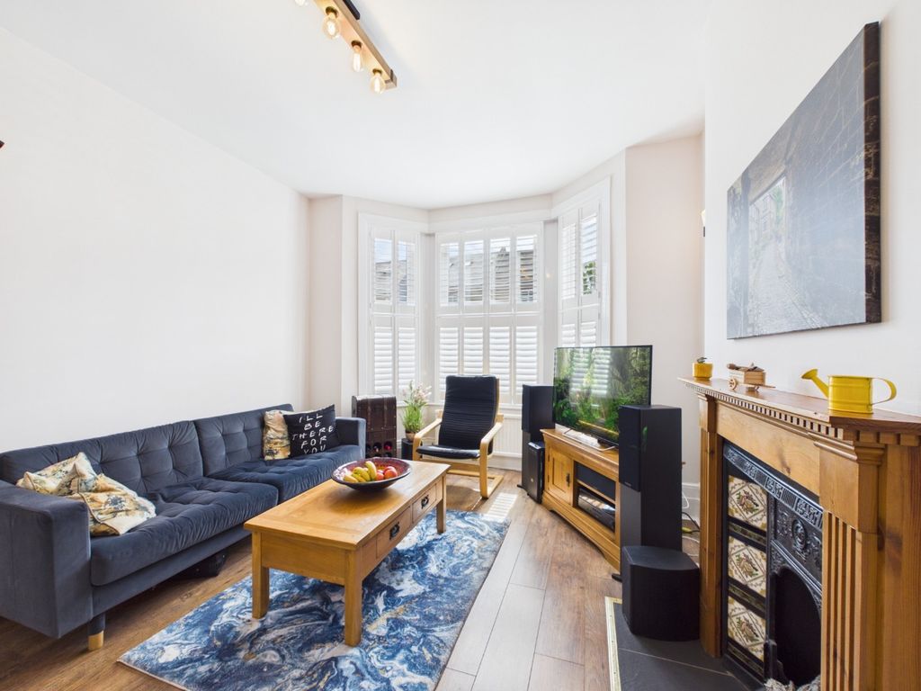 Property photo 2 of 22 5178782